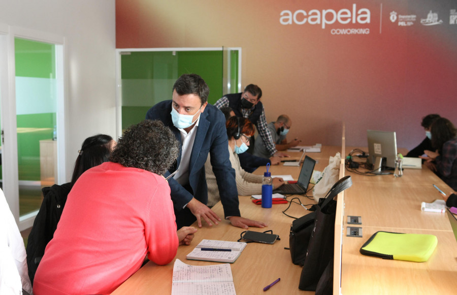 El coworking de A Capela entra en funcionamiento con trece proyectos