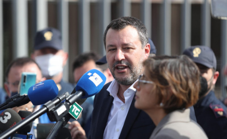 Salvini se burla de la inclusión del actor Richard Gere entre los testigos de su juicio por el 'Open Arms'