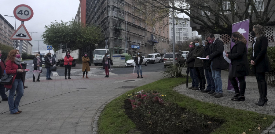 Teatro, roseiras e defensa persoal nas actividades contra a violencia machista