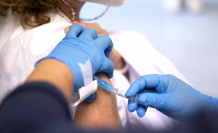 La cobertura de la vacuna de la gripe en mayores de 65 años sube en Ferrol al 33%
