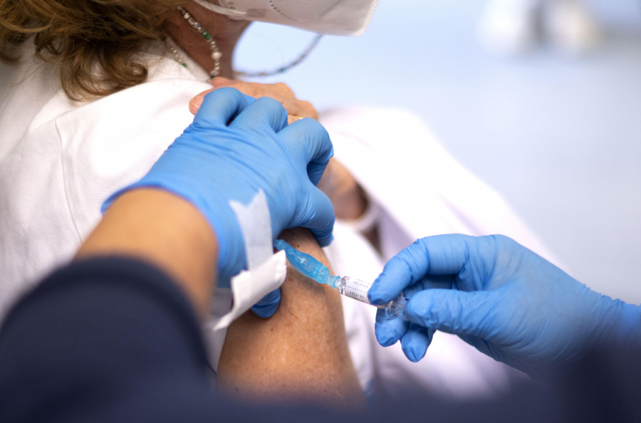 La cobertura de la vacuna de la gripe en mayores de 65 años sube en Ferrol al 33%