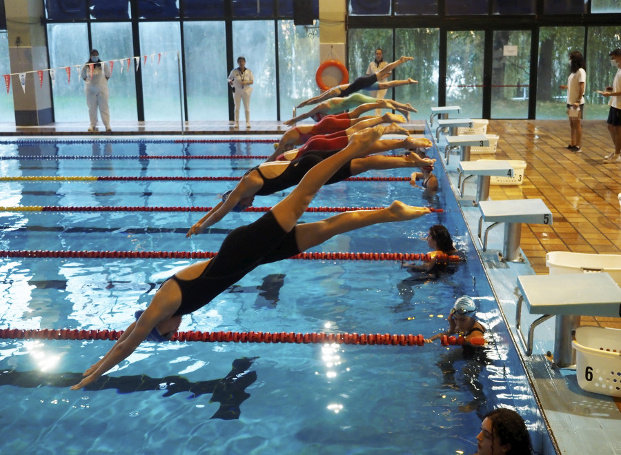 El Natación Ferrol se impone en la primera prueba de la liga
