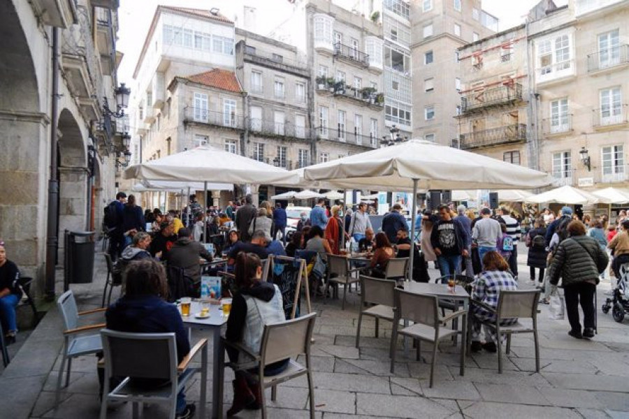 Repuntan los nuevos contagios de Covid a 100 en Galicia y ascienden a 844 los casos activos