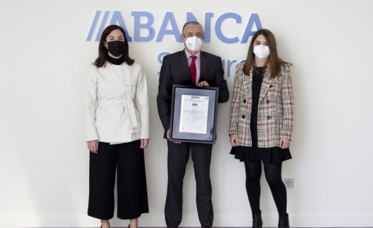 La sede de Abanca Seguros en A Coruña recibe el certificado Residuo Cero de Aenor