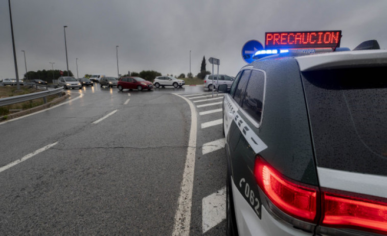 Trafico controlará esta semana neumáticos y luces de vehículos en las carreteras gallegas