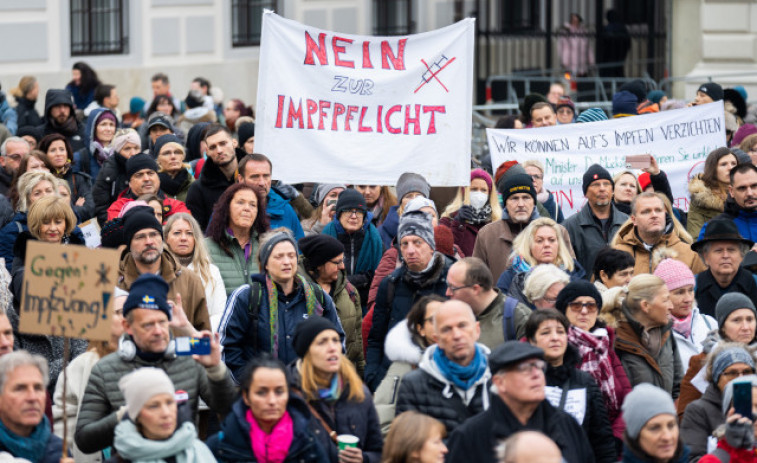 Austria inicia su confinamiento para personas no vacunadas mientras debate futuras restricciones