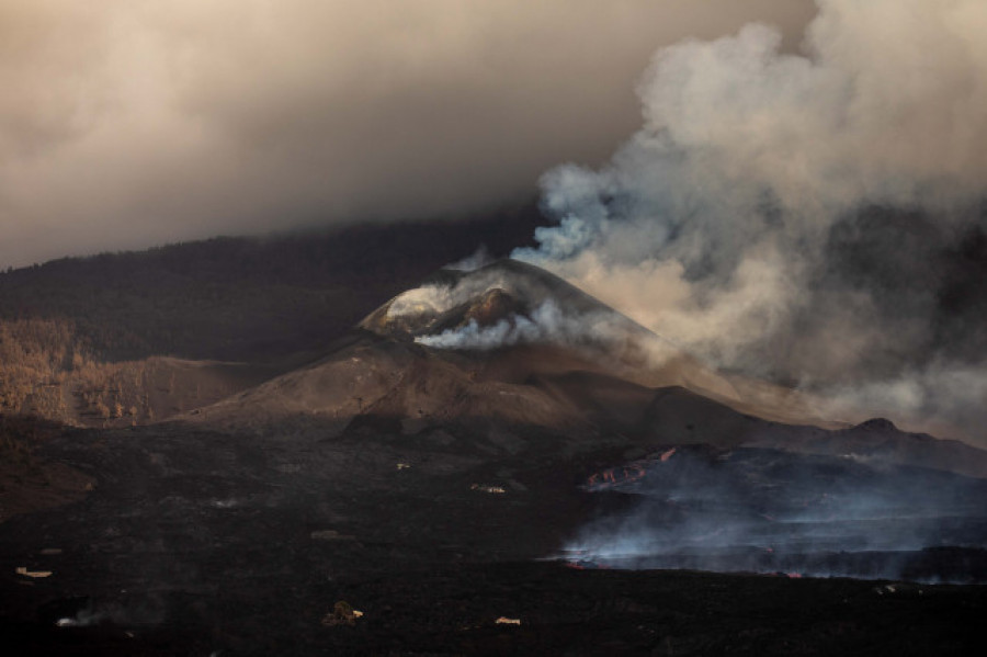 Nadie se atreve a predecir el final de Cumbre Vieja tras 2 meses de erupción