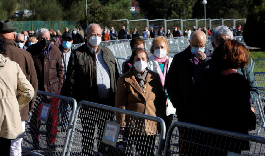 Reabren los centros de vacunación masiva en Galicia para poner la dosis de refuerzo al grupo de 70 a 79 años