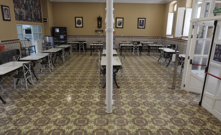 El comedor de la Cocina Económica reabre con el mosaico original