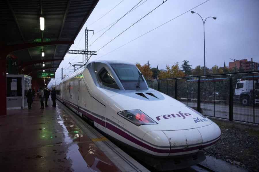 La línea del AVE Madrid-Galicia, la tercera en la que más crece el tráfico ferroviario en el primer trimestre del año
