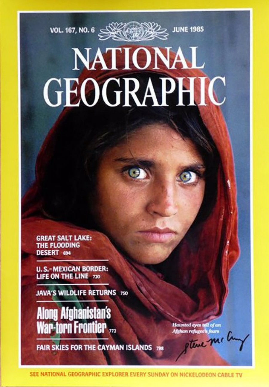 Italia concede asilo a Sharbat Gula, la 'niña afgana' que fue portada de 'National Geographic' en 1985