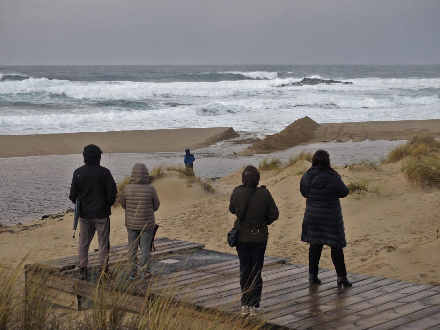 La Xunta procede a la apertura del canal de desagüe de A Frouxeira
