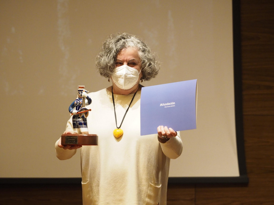 Medos Romero recibe el XIX Premio de Poesía de Afundación