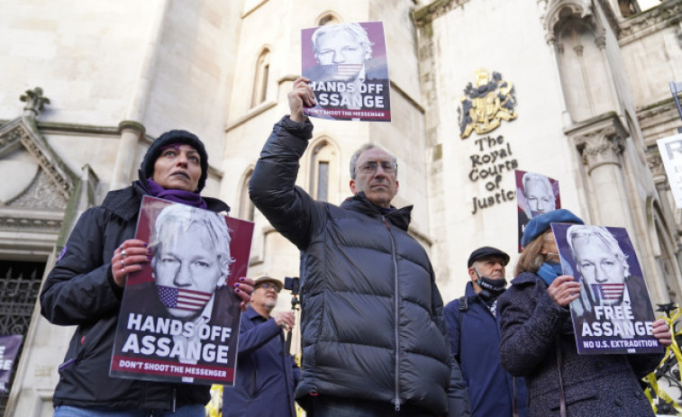 La Justicia británica avala la extradición de Assange a EEUU
