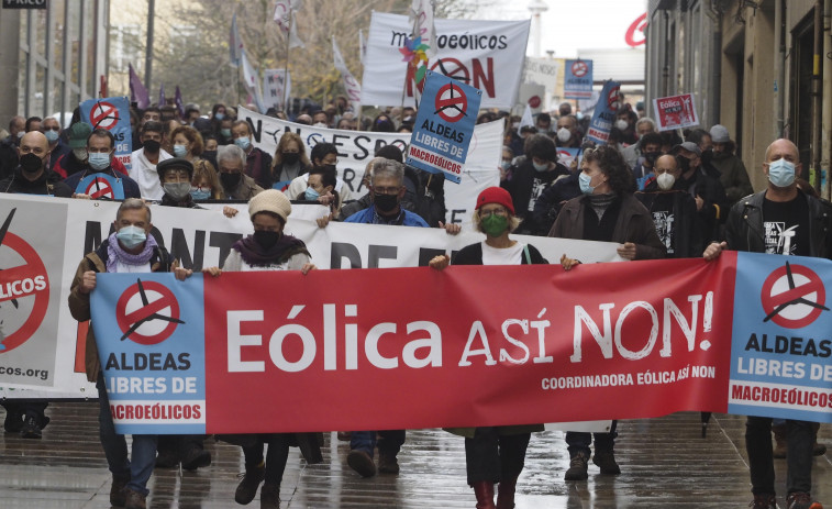 Colectivos de las comarcas se unen en Ferrol por una eólica sostenible