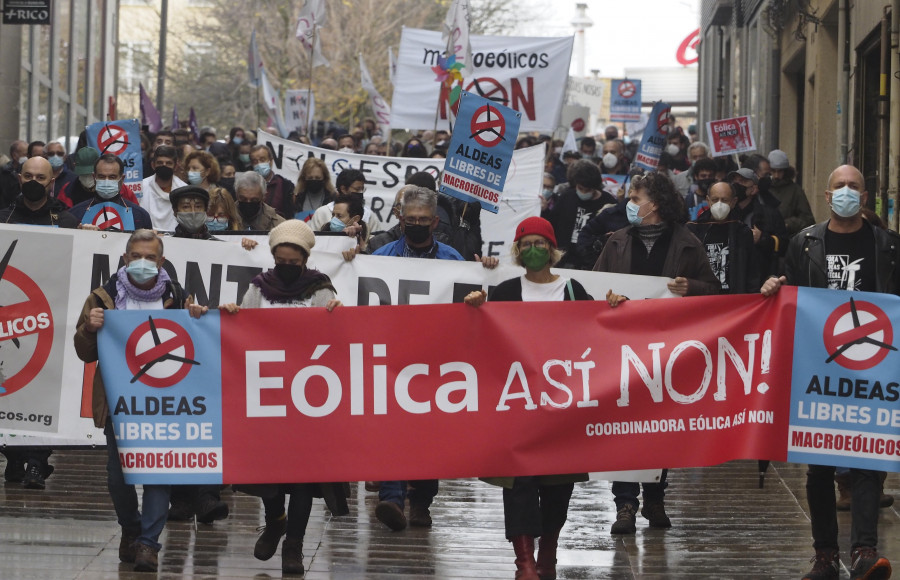 Colectivos de las comarcas se unen en Ferrol por una eólica sostenible