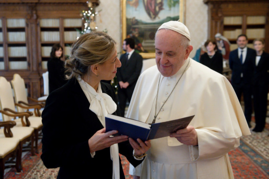 Díaz traslada al papa los decretos españoles para paliar la crisis  en un encuentro  “muy emocionante”