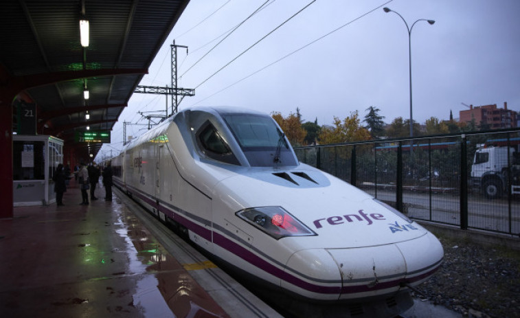 La línea Alta Velocidad Madrid-Galicia está operativa sin necesidad de transporte alternativo