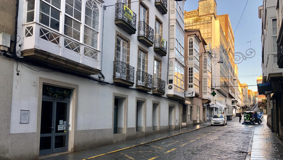 La parada de taxis regresará a la zona de la plaza de Armas a petición de la AVV del centro