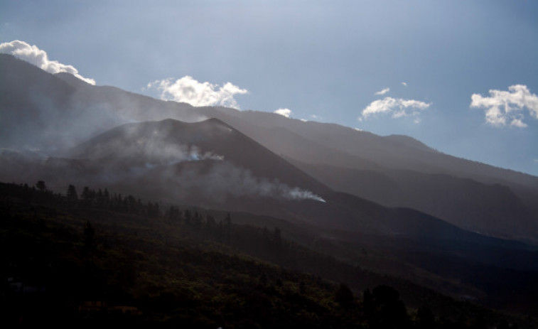 Primer día sin signos de erupción y desplome de la emisión de gases en La Palma