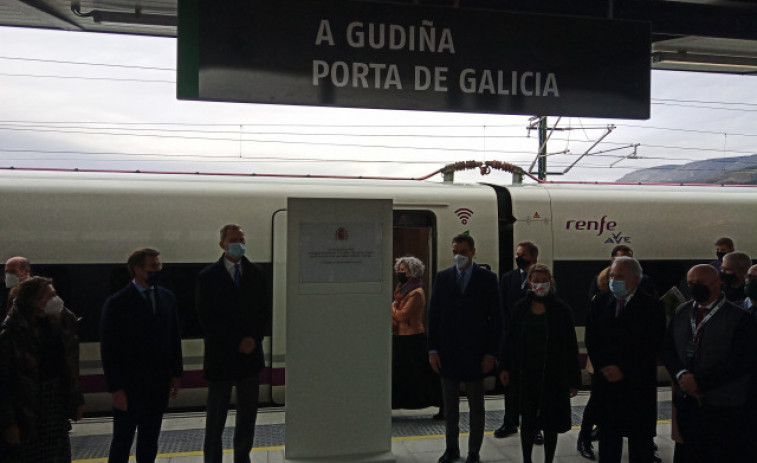 El Rey inaugura la estación de A Gudiña, la primera del AVE en territorio gallego