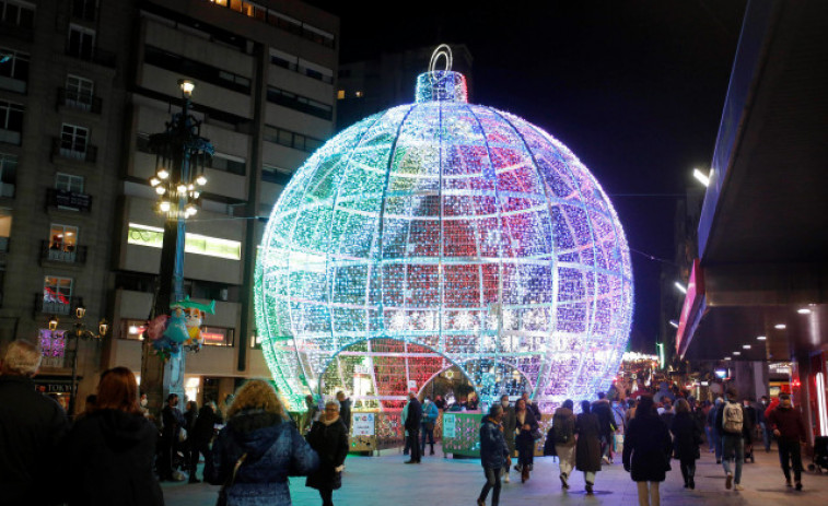 Abel Caballero retrasa el apagado de las luces de Navidad de Vigo al domingo 15