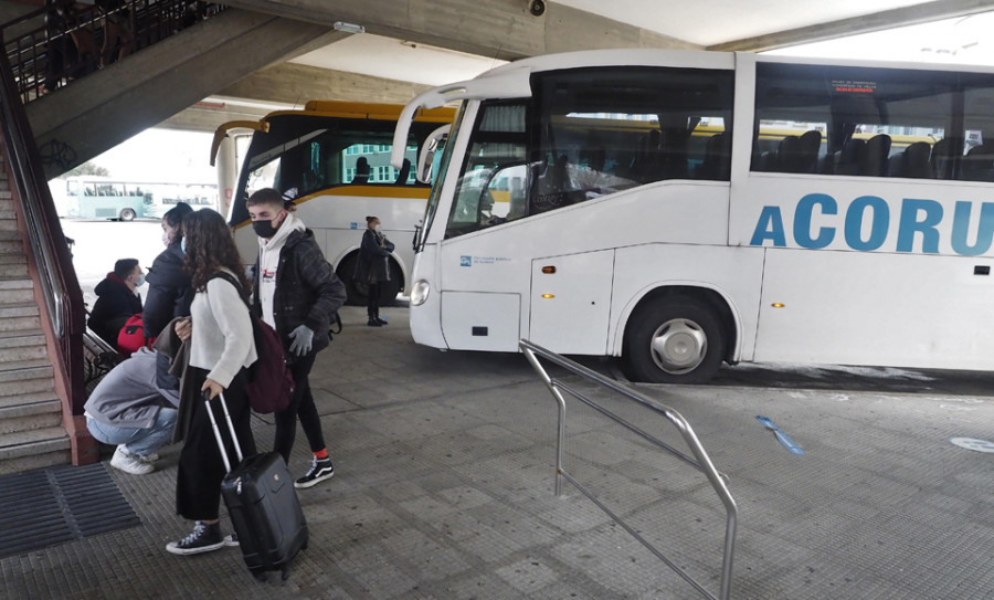 Las líneas directas entre Ferrol y A Coruña se refuerzan con 55 servicios