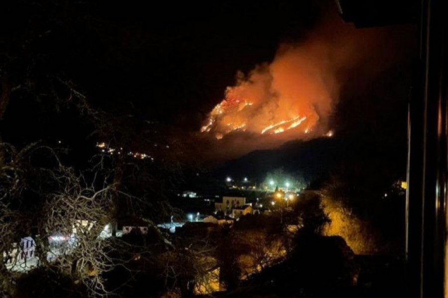 Casi un centenar de incendios forestales mantuvieron en alerta Asturias el fin de semana