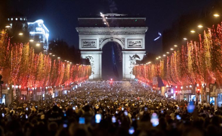 Francia retira la bandera europea del Arco del Triunfo en plena polémica