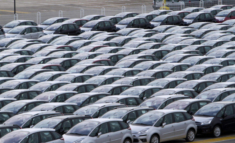 Las ventas de coches se desploman un 17,4% en Galicia en 2021, mientras aumentan en España