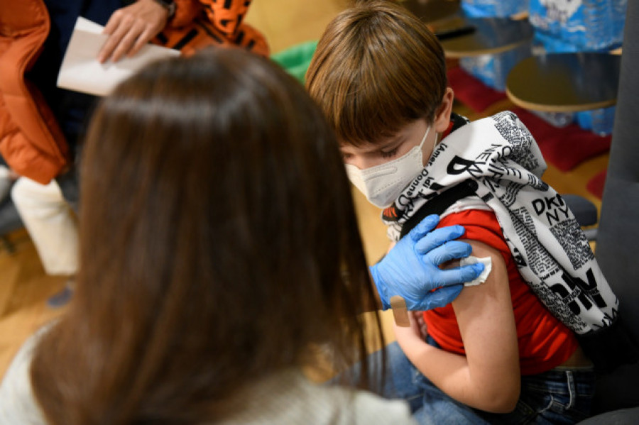 Galicia comenzará este mes a vacunar a niños contra el virus del papiloma