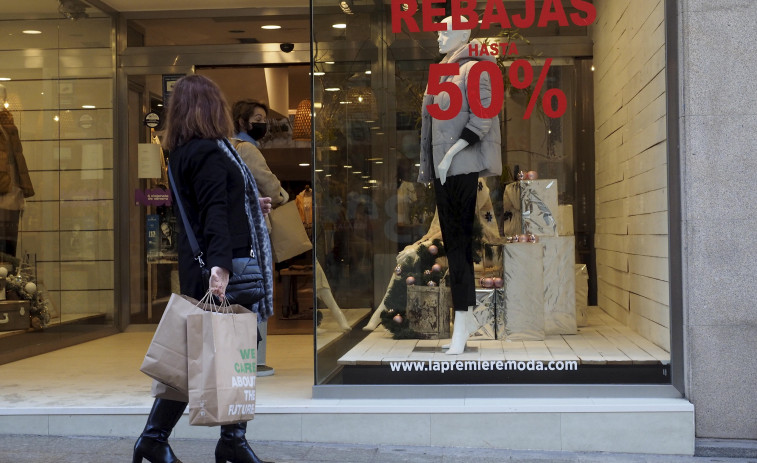 Los comerciantes de Ferrol afrontan con ilusión las rebajas de enero