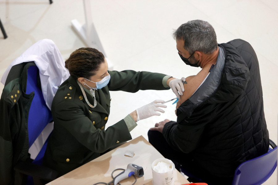 La Armada se suma a la campaña de vacunación en Punta Arnela