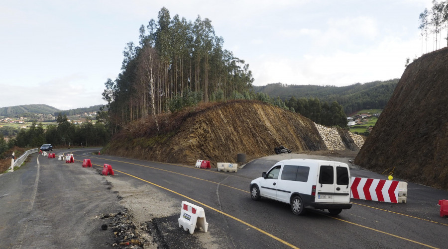 La Xunta avanza en el firme del nuevo trazado de la carretera de Cedeira