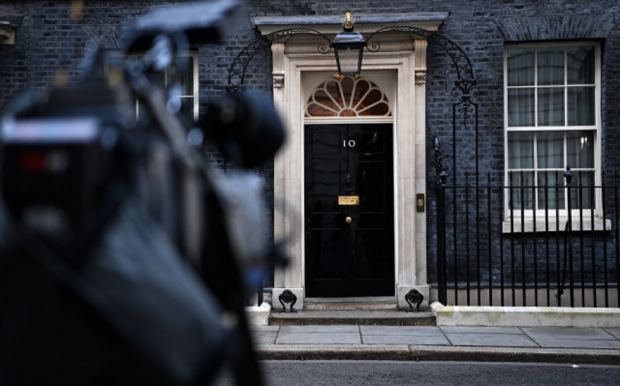 Boris Johnson se encierra en Downing Street en medio de llamamientos a su dimisión