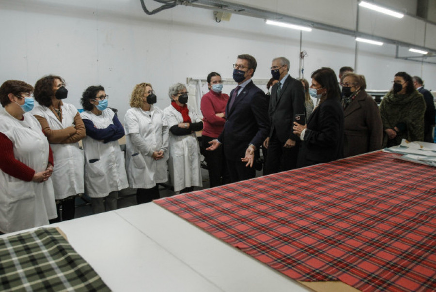 Feijóo apuesta por fábrica de fibras textiles en Galicia por su peso en moda