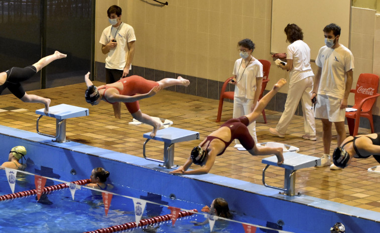 El Natación Ferrol domina la segunda jornada infantil