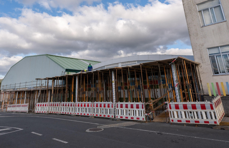 San Sadurniño avanza en las obras de los accesos al pabellón municipal