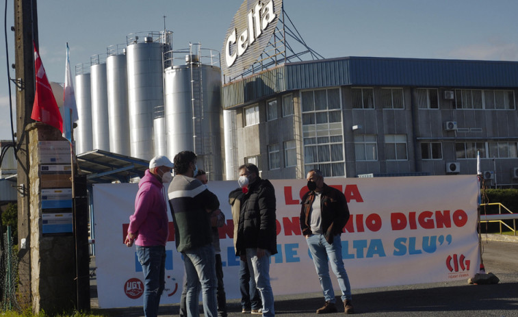 Los trabajadores de Leche Celta enfilan  la tercera semana  de huelga parcial