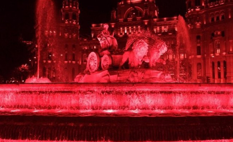 Monumentos emblemáticos de toda España se iluminarán de rojo este fin de semana por el 54 cumpleaños del Rey Felipe VI
