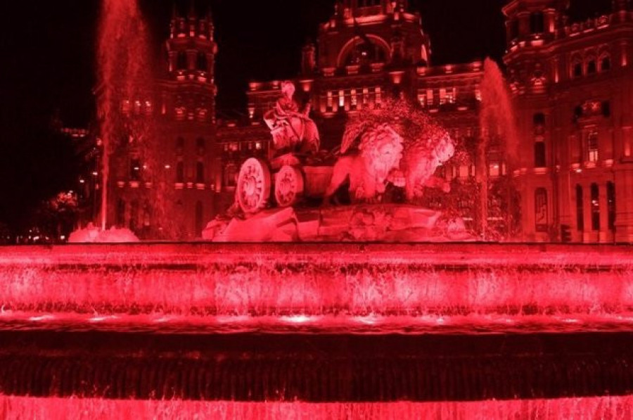 Monumentos emblemáticos de toda España se iluminarán de rojo este fin de semana por el 54 cumpleaños del Rey Felipe VI
