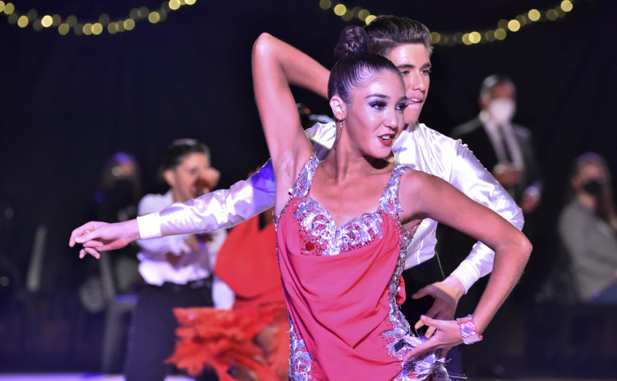 El baile deportivo conquista Fene con la disputa de la Dance Sport Cup