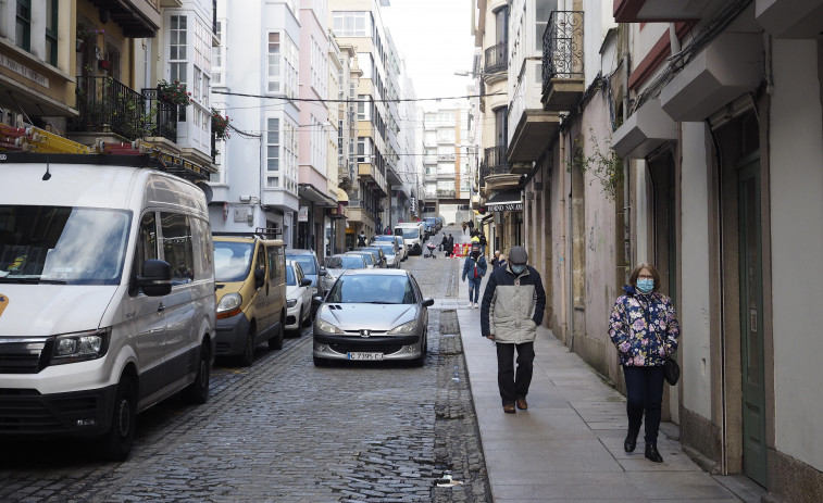 La calle del Carmen se prepara para la renovación del adoquín