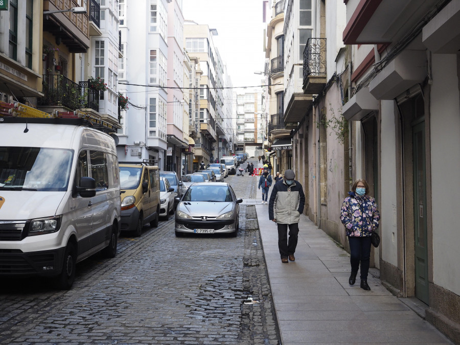 La calle del Carmen se prepara para la renovación del adoquín