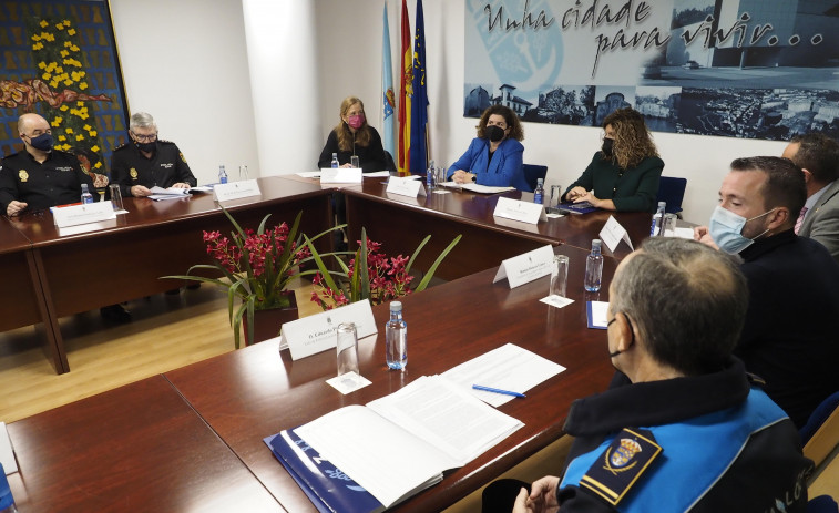 La Policía Nacional y la Local reforzarán su presencia en los barrios naroneses de A Gándara y Xuvia