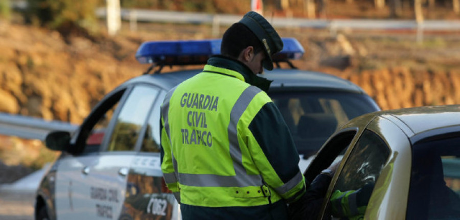 La DGT realizará en Galicia entre este lunes y el viernes una campaña especial de vigilancia de camiones y autobuses