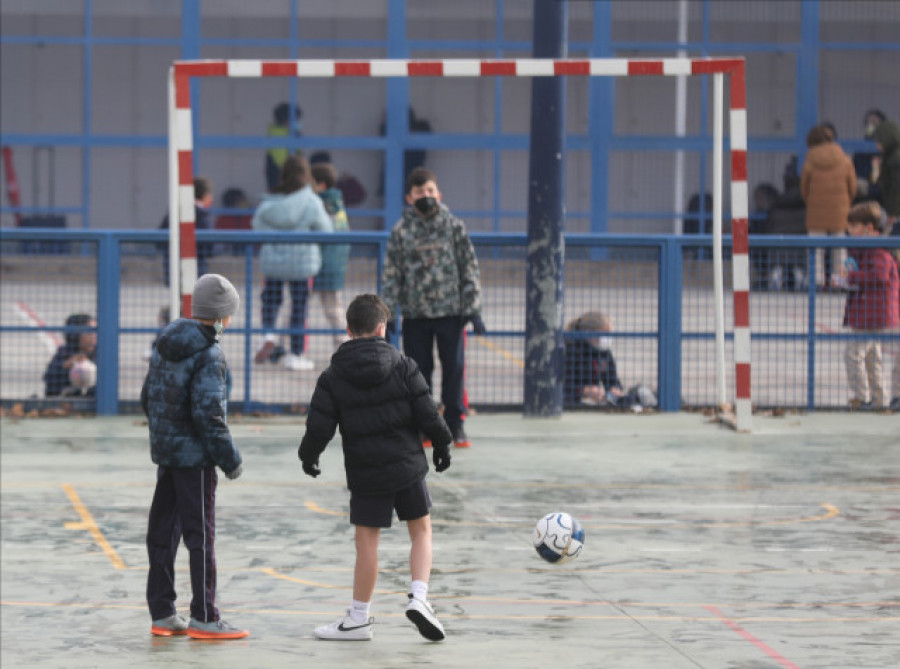 Los niños podrán estar sin mascarilla en el patio del colegio desde el jueves