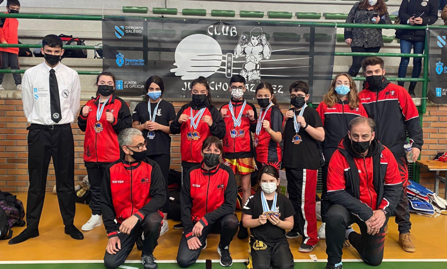 Lluvia de medallas locales en la cita de Marín