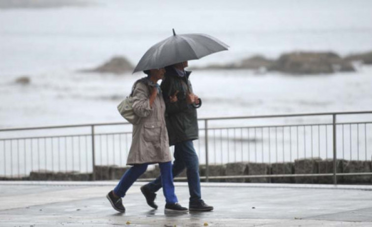 La Xunta activa la alerta naranja por tormentas costeras este domingo en la provincia de A Coruña