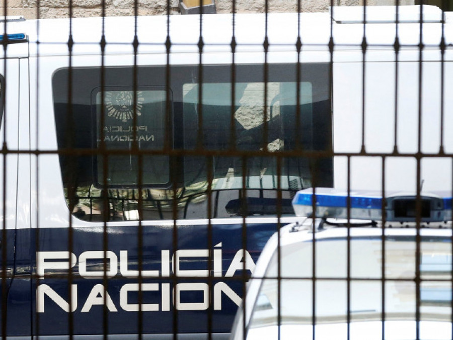 El juzgado interna en régimen cerrado al menor de Elche detenido por matar a su familia